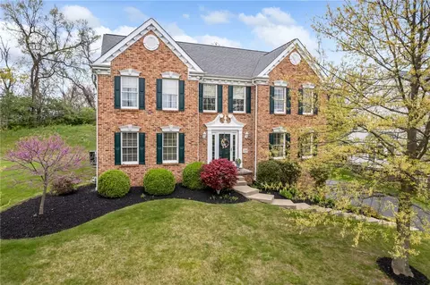 220 Molly Dr, Mcmurray, PA 15317