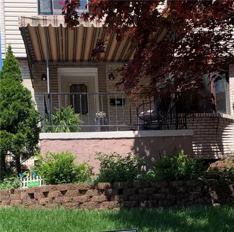 305 Lamarido St, Pittsburgh, PA 15226