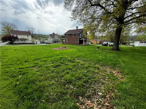 Exterior - 109 Navy St, Perryopolis, PA 15473 photo 6 of 9