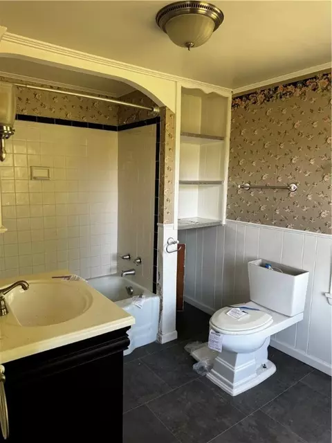 Bath - 109 Navy St, Perryopolis, PA 15473 photo 2 of 2