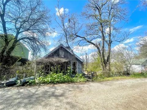 2506 Wyandotte St, Pittsburgh, PA 15213