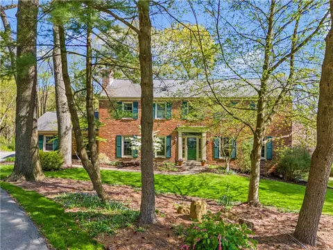 3 White Fawn Ln, Pittsburgh, PA 15238