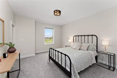 Bedroom - 202 Emerald Fields Dr, Mars, PA 16046 photo 5 of 6