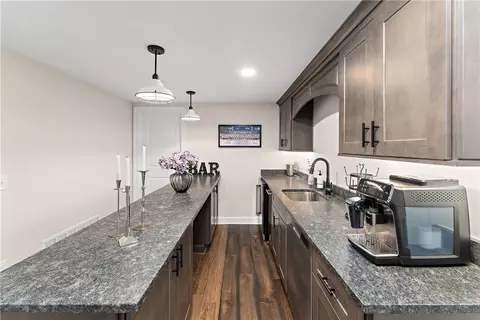 Kitchen - 202 Emerald Fields Dr, Mars, PA 16046 photo 7 of 8