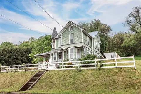 251 Main St, Plumville, PA 16246