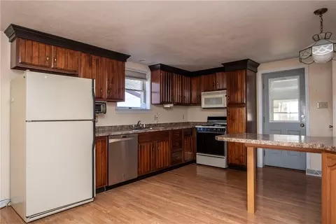 Kitchen - 2693 River Rd, Vandergrift, PA 15690 photo 2 of 4