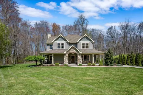 2765 Baywoods Dr, Sharpsville, PA 16150