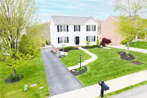 135 Bradford Square Dr, Trafford, PA 15085