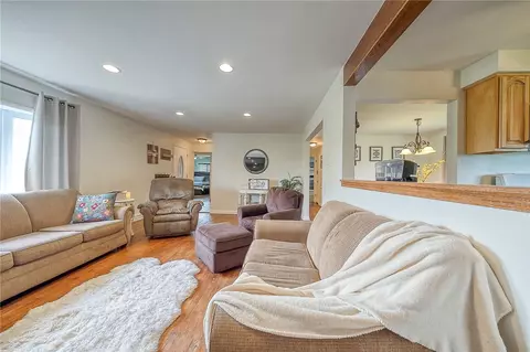 Living - 22 Dell Dr, Irwin, PA 15642 photo 2 of 4