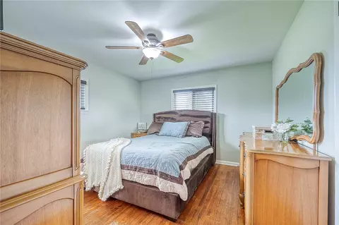 Bedroom - 22 Dell Dr, Irwin, PA 15642 photo 6 of 9