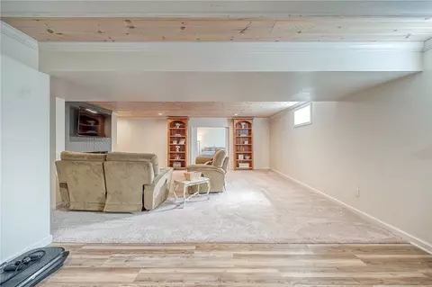 Living - 22 Dell Dr, Irwin, PA 15642 photo 4 of 4