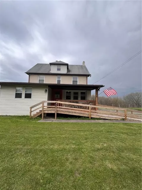 2710 Brighton Rd, Ellwood City, PA 16117