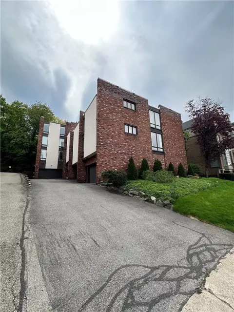5226 Fifth Ave #I, Pittsburgh, PA 15232