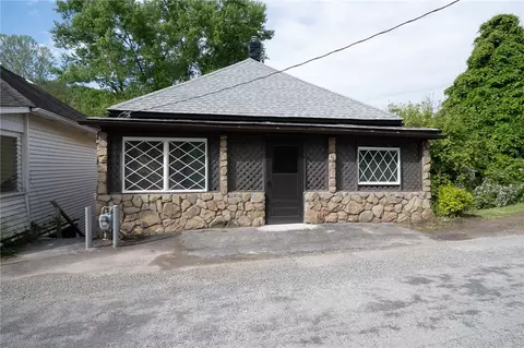 68 Browntown Rd, Avella, PA 15312