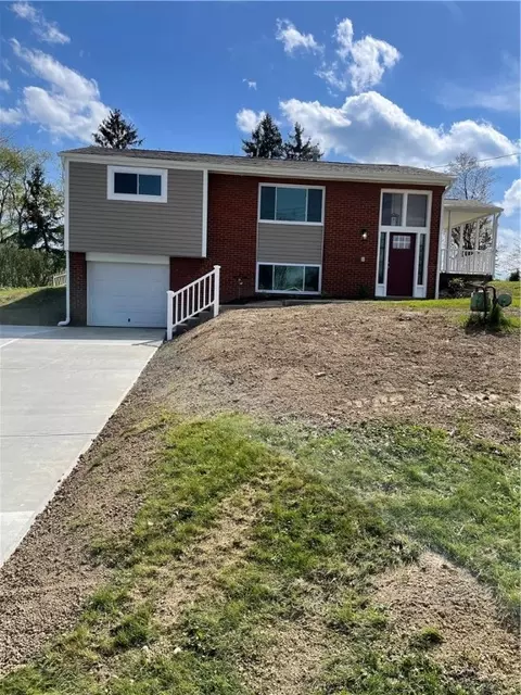 226 Burch Dr, Coraopolis, PA 15108