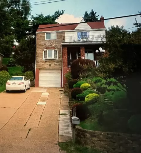 904 Commonwealth Ave, West Mifflin, PA 15122