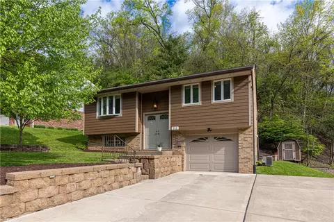 212 Karen Dr, Pittsburgh, PA 15209