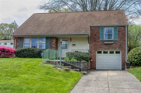 213 Fernledge Dr, New Kensington, PA 15068