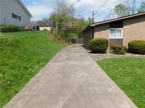1237 Second St, Clairton, PA 15025 photo 2