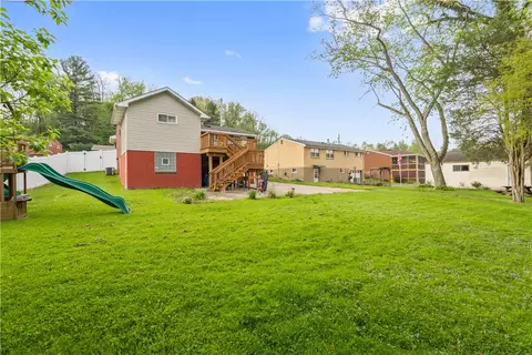 13731 Saint Clair Dr, Irwin, PA 15642 photo 4