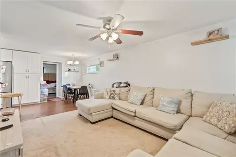 13731 Saint Clair Dr, Irwin, PA 15642 photo 6