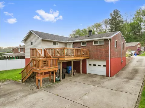 13731 Saint Clair Dr, Irwin, PA 15642 photo 2