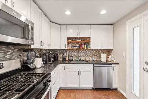 13731 Saint Clair Dr, Irwin, PA 15642 photo 13