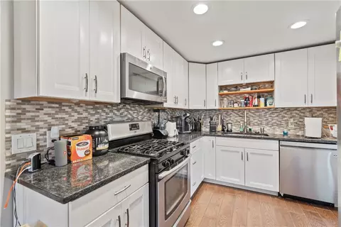 13731 Saint Clair Dr, Irwin, PA 15642 photo 11