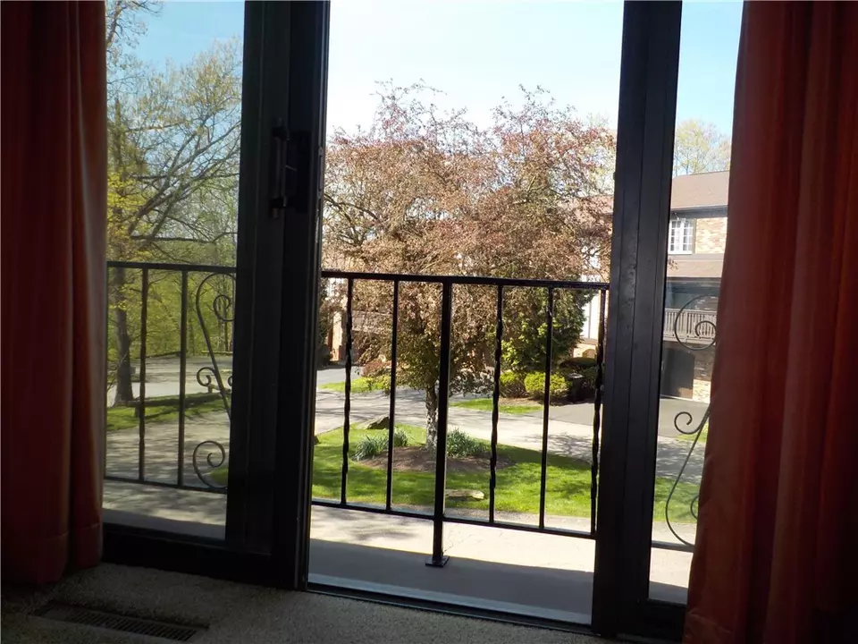 227 Queensberry Ct, Pittsburgh, PA 15237 26 Photos Movoto