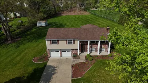 1503 Lamont Dr, Gibsonia, PA 15044
