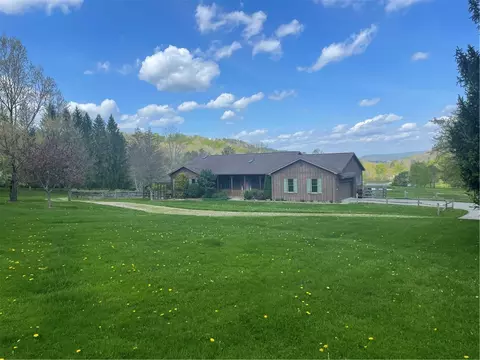 164 Turrill Ln, Laughlintown, PA 15655