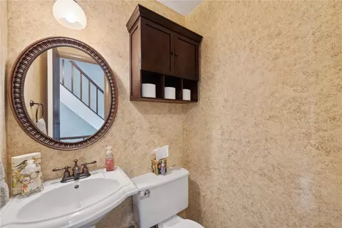 Bath - 202 Georgetown Ln #202, Export, PA 15632 photo 1 of 2
