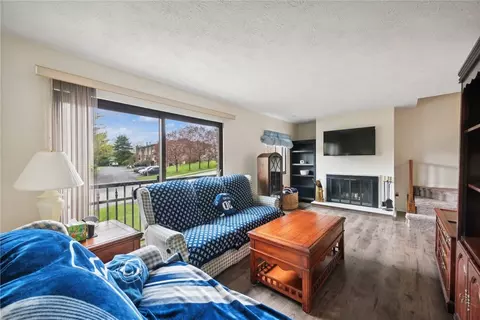 Living - 202 Georgetown Ln #202, Export, PA 15632 photo 1 of 3