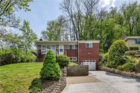 308 Conroy Dr, Pittsburgh, PA 15205