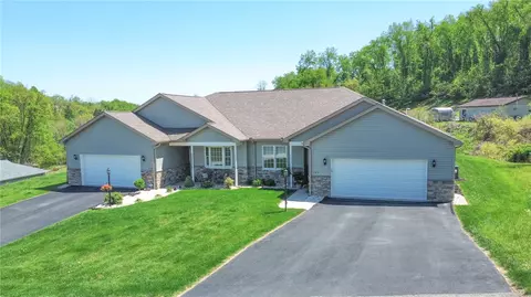 429 Wineberry Ridge Ct, Irwin, PA 15642