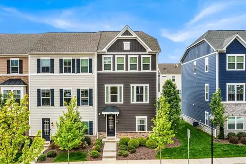 3016 Mahican Cir, Mars, PA 16046