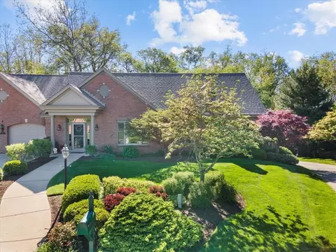 941 Red Oak Dr, Pittsburgh, PA 15238