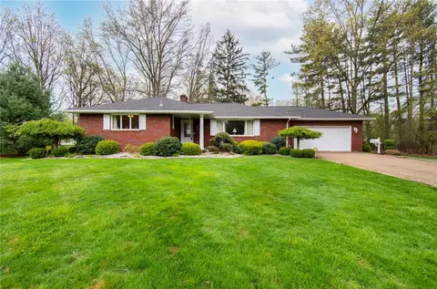 1 W Fairfield Ave, New Castle, PA 16105