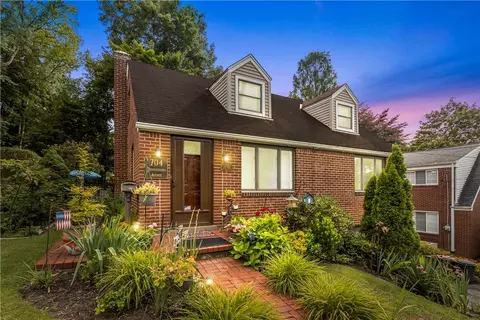 704 Pennsylvania Ave, Oakmont, PA 15139