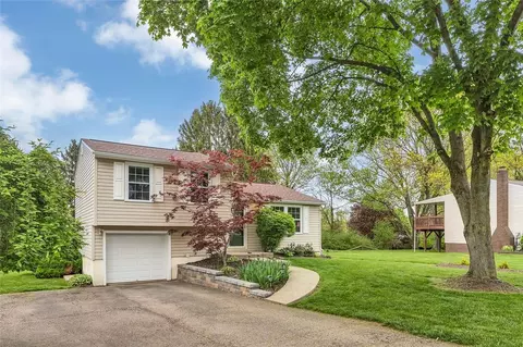 204 Cameron Dr, Cranberry Township, PA 16066