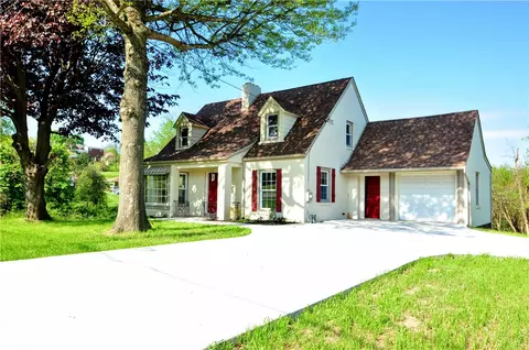 1260 Country Club Rd, Monongahela, PA 15063