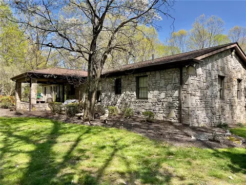 207 Trongo Rd, Latrobe, PA 15650