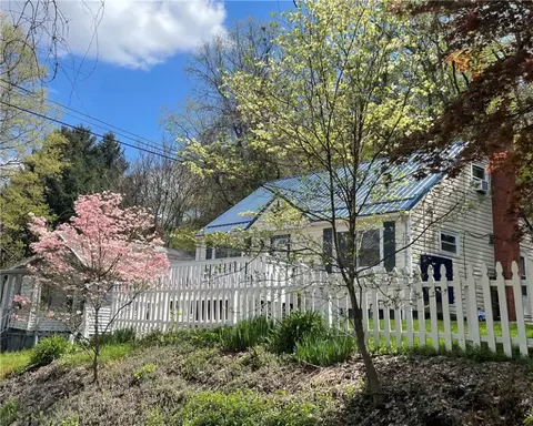 1601 Summerdale St, Pittsburgh, PA 15204