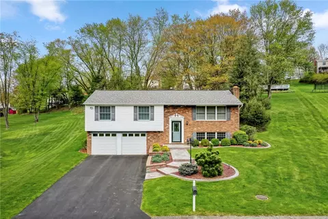 5 Mallard Ct, Export, PA 15632