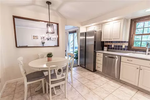 Kitchen - 338 Jackson Dr, Apollo, PA 15613 photo 2 of 3