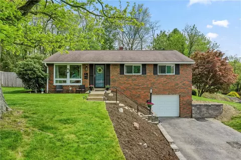 709 Tralee Dr, Bethel Park, PA 15102