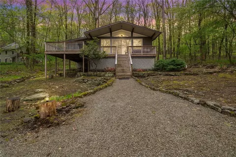 510 Forest Rd, Acme, PA 15610