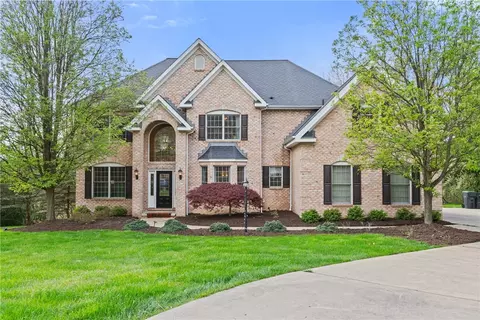 207 Rolling Hills Dr, Wexford, PA 15090