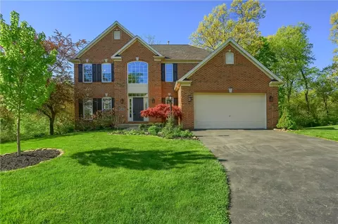 170 Hunters Run Dr, Moon Township, PA 15108
