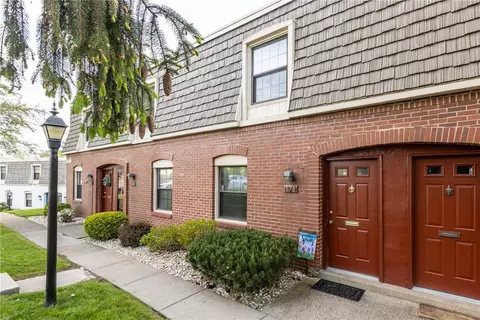 678 Carriage Cir, Pittsburgh, PA 15205